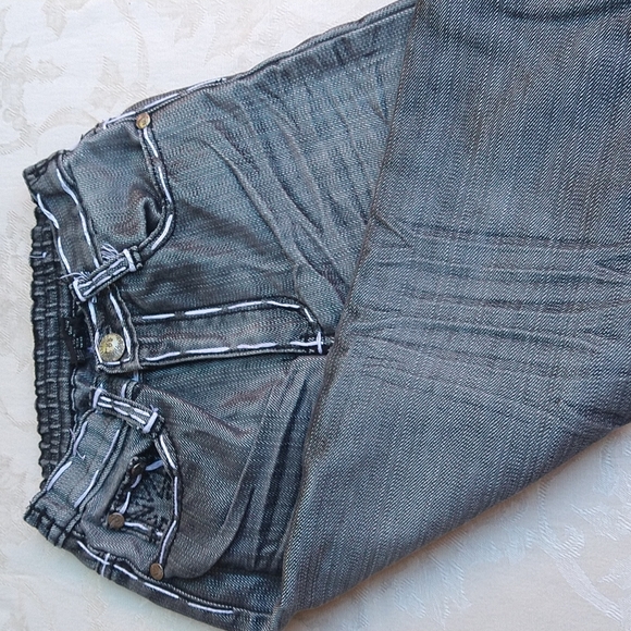 3T: GS115 VINTAGE DENIM: DISTRESSED JEANS - Picture 4 of 9